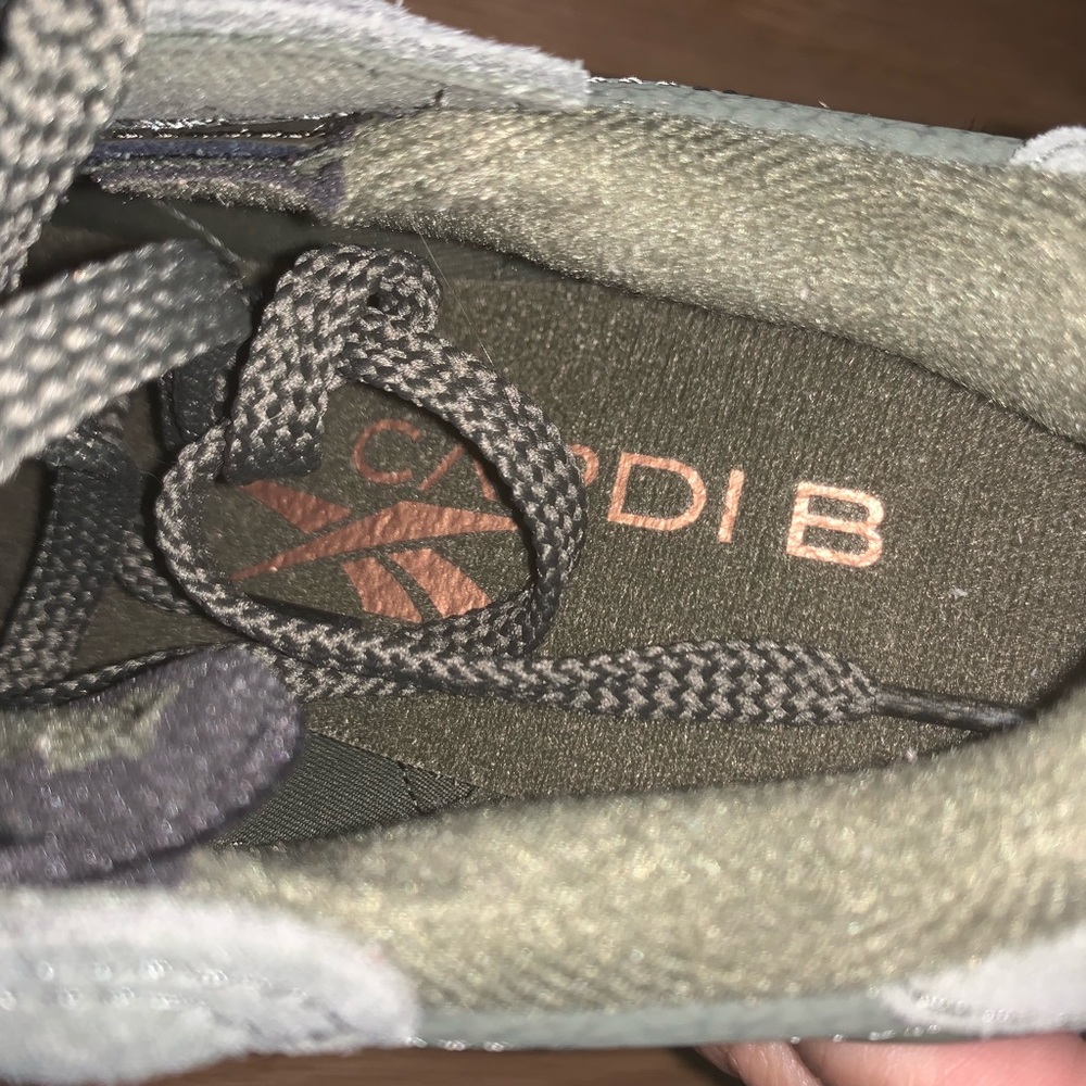 Women’s Reebok x Cardi B - Picture 5 of 5